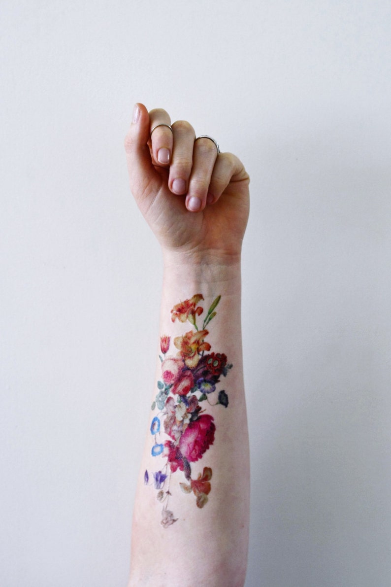 Vintage floral temporary tattoo - Image 3